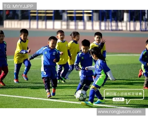 香港足球明星队梁朝伟带领球队勇闯赛场展现足球魅力与团队精神